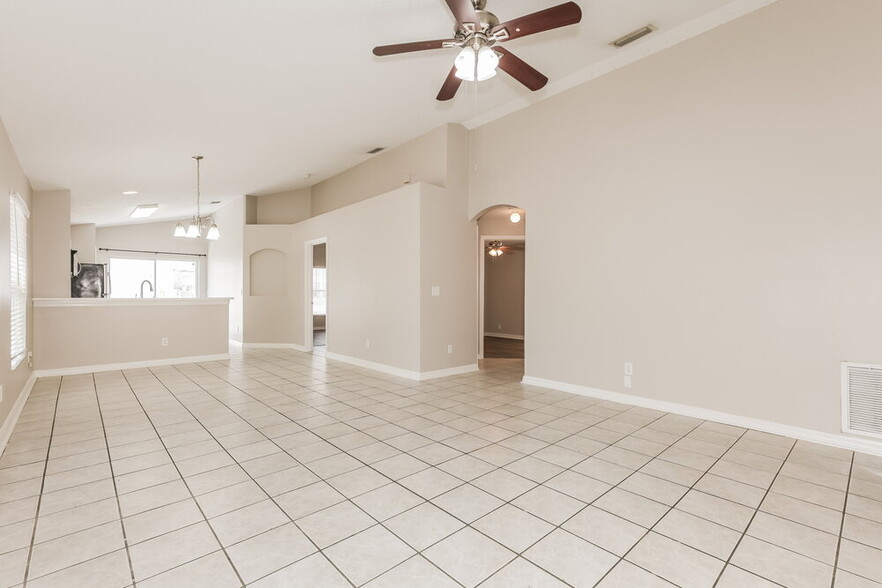 Building Photo - 3406 Palm Beach Dr