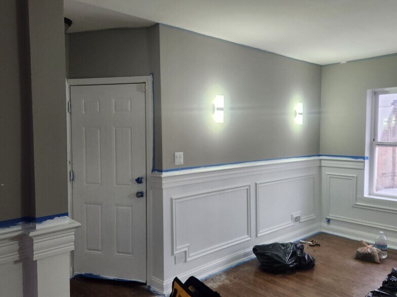 Building Photo - 8434 S Cregier Ave