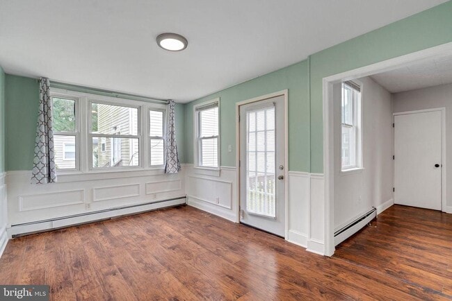 Primary Photo - 231 W Washington Ave