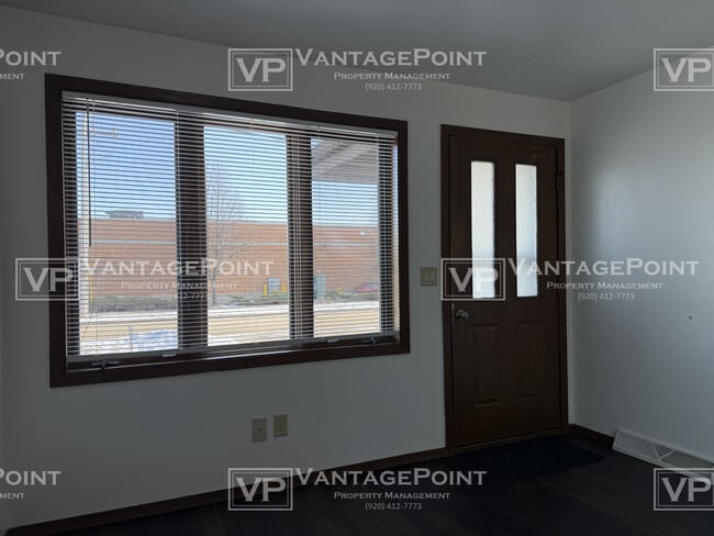 Building Photo - 2721 N Locust St