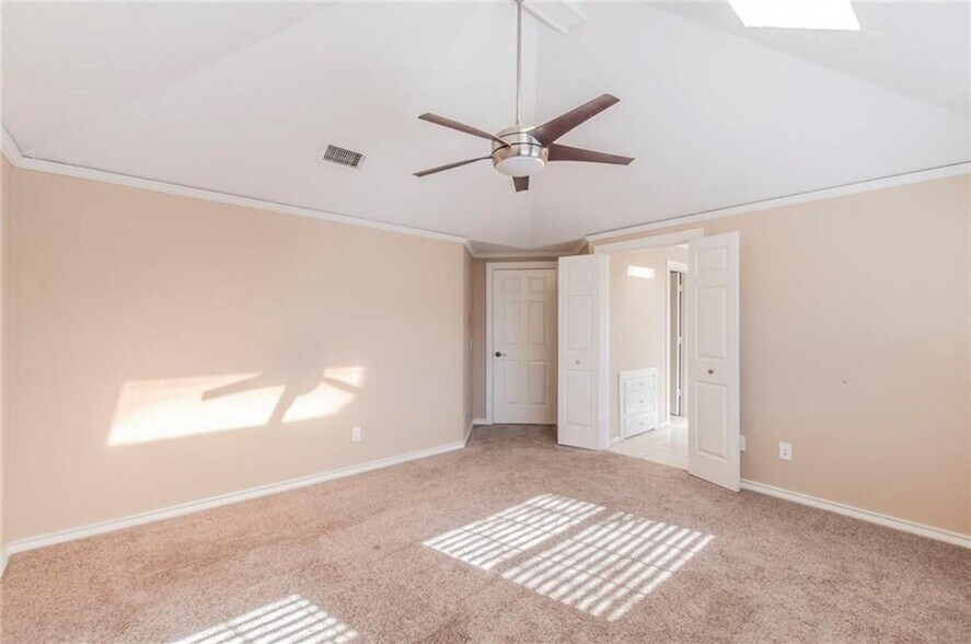 Building Photo - 3205 Ridge Cir