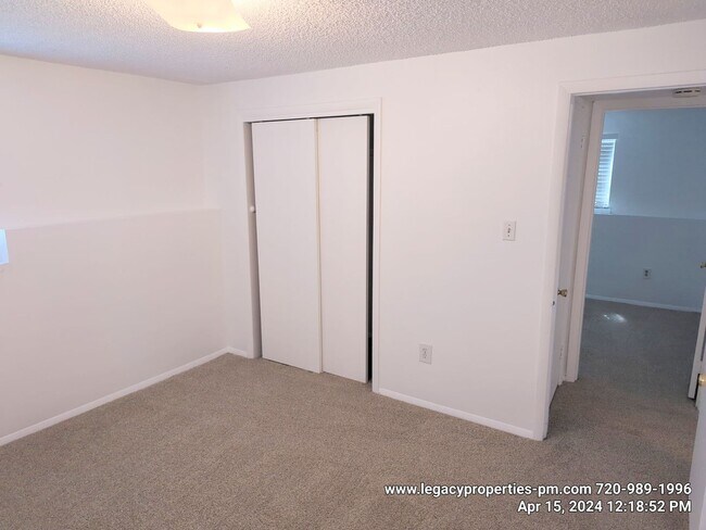 Building Photo - Across the street from the Light Rail!