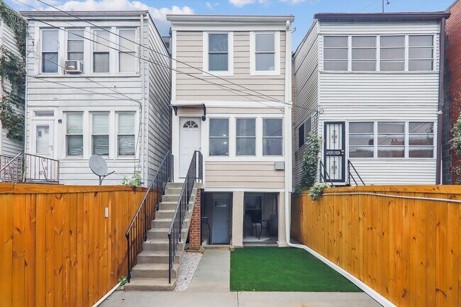 Building Photo - 504 24th St NE