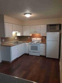 Building Photo - 1019 Colonial Dr