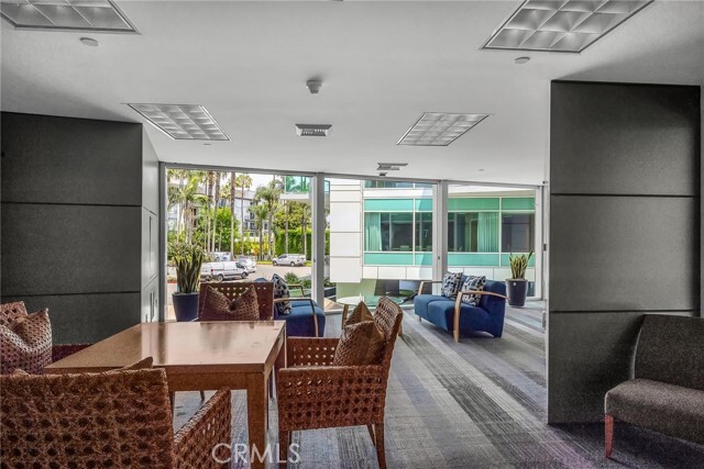 Building Photo - 13600 Marina Pointe Dr