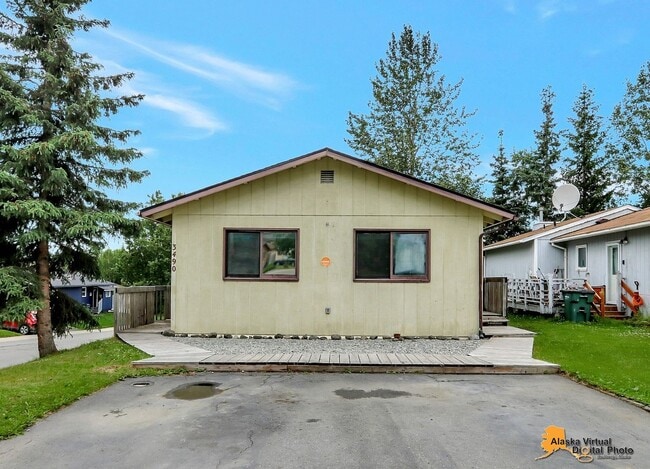 Building Photo - Charming 3 Bedroom Ranch Style Home in East Anchorage