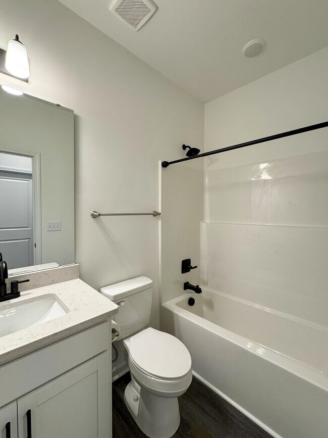 Building Photo - Beautiful 3 Bed 2 Bath Home in Raeford