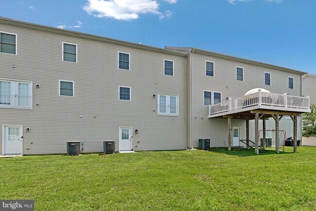 Building Photo - 947 Rye Dr