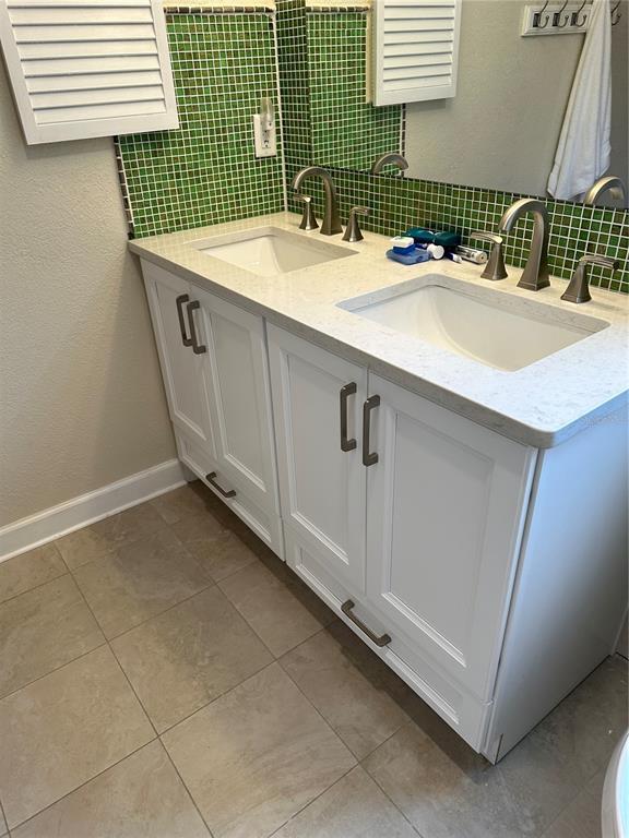 Building Photo - 745 Eldorado Ave