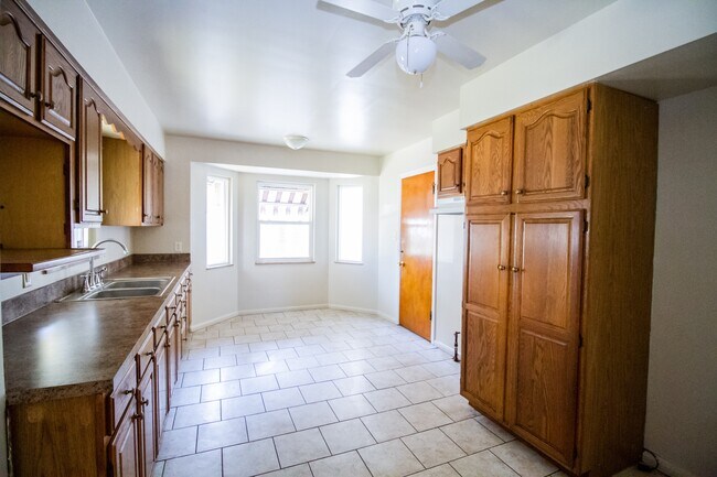 Building Photo - 3471 Jeannette Ave