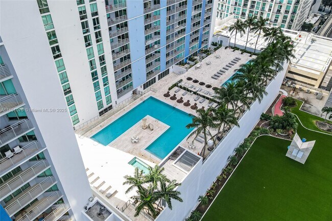Building Photo - 325 S Biscayne Blvd