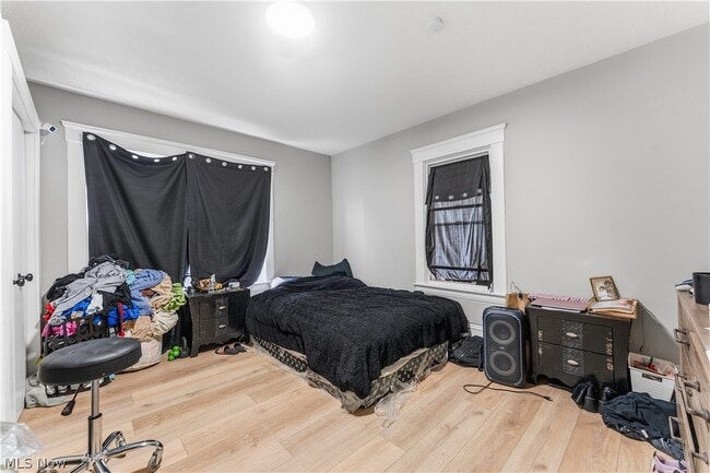 Building Photo - 9615 Larnder Ave