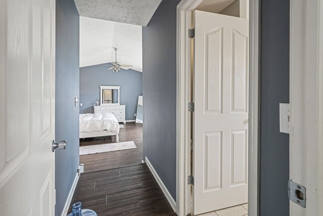 Building Photo - Luxurious 4-Bedroom Furnished Home in West...