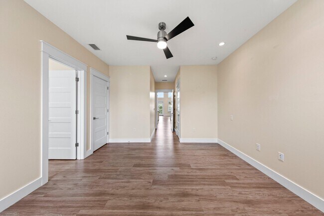 Building Photo - 340 Bluefish Dr