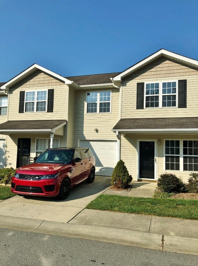 Building Photo - 71 Farington Cir