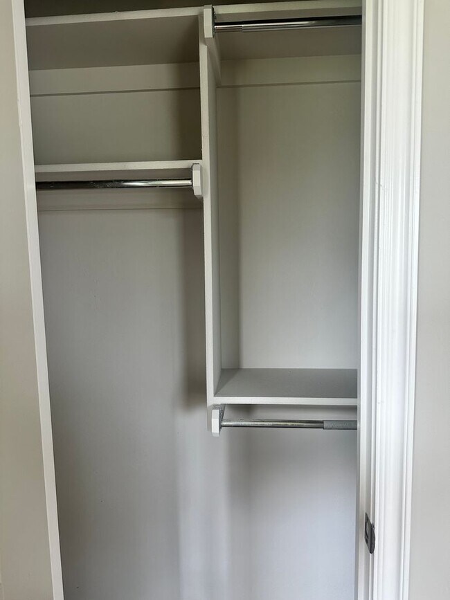 Building Photo - FIRST MONTH FREE - 4 BEDROOMS!