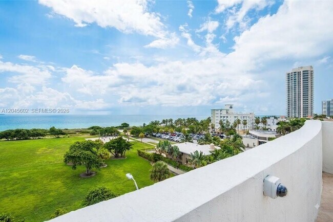 Building Photo - 7600 Collins Ave