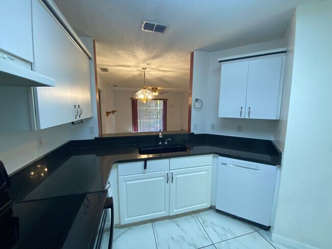 Building Photo - Home for rent in 55+ gated community