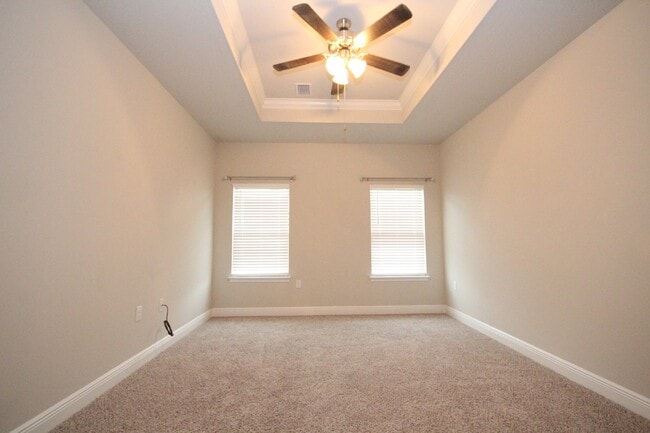 Building Photo - Coming Soon! Pet-Friendly 3-Bed Home with ...