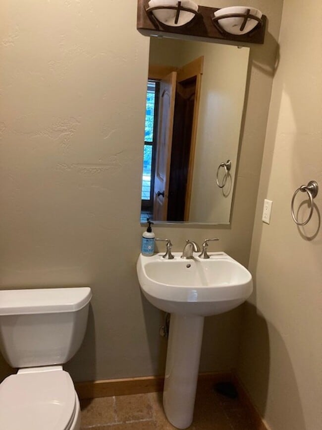 Building Photo - Available 11/1/25- 4 BR Teton Springs Home...