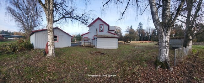 Building Photo - 1609 NE Waterfront St