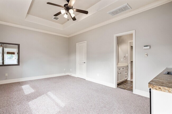 Building Photo - 4523 Maple St