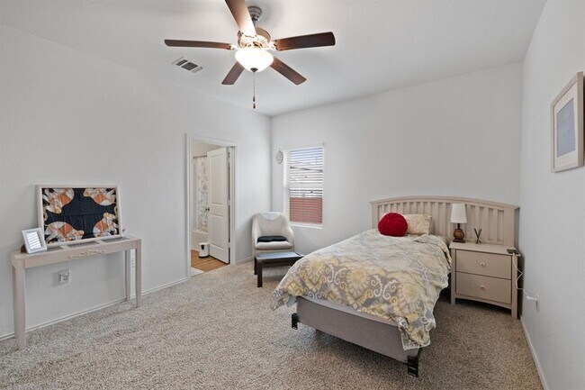 Building Photo - 7116 Spirit Hill Rd