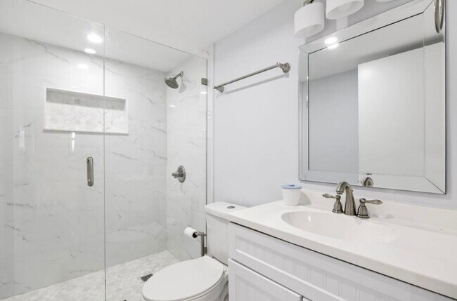 Building Photo - 9400 S Ocean Dr