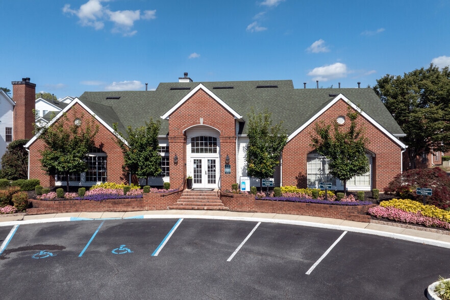 Primary Photo - Christina Mill