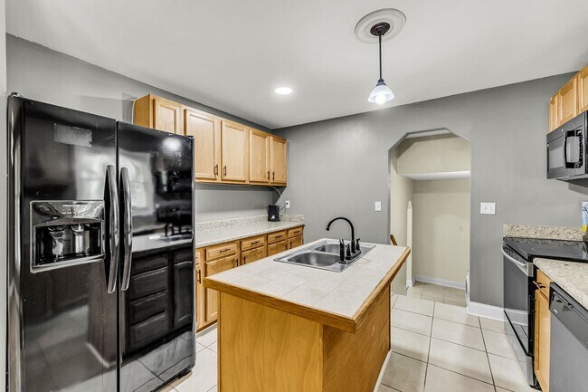 Building Photo - Solid Brick Home on Nearly Half an Acre — Space, Privacy & Charleston Convenience