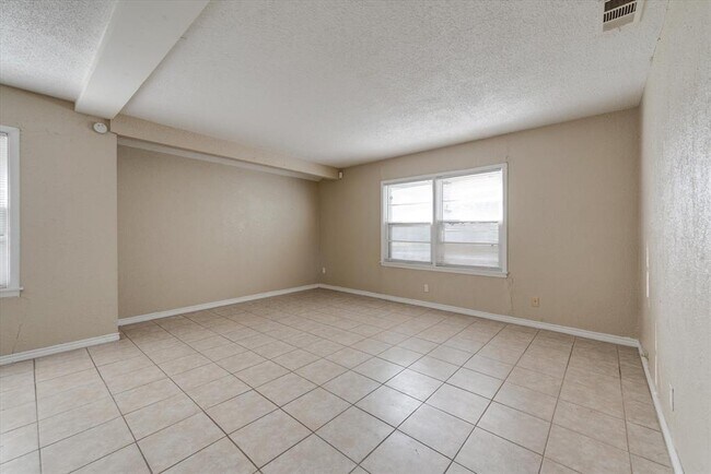 Building Photo - 1400 Wynn Terrace