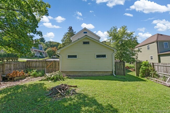 Building Photo - 1 2nd St