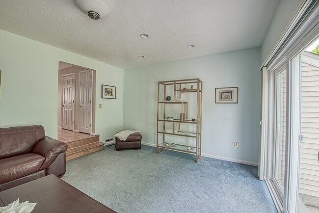 Building Photo - 28 Gaslight Ln