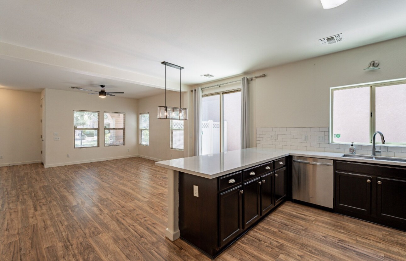 Building Photo - 1061 S Hawk Ln