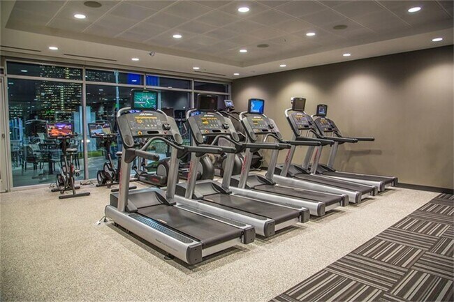 Building Photo - 1625 W Main St