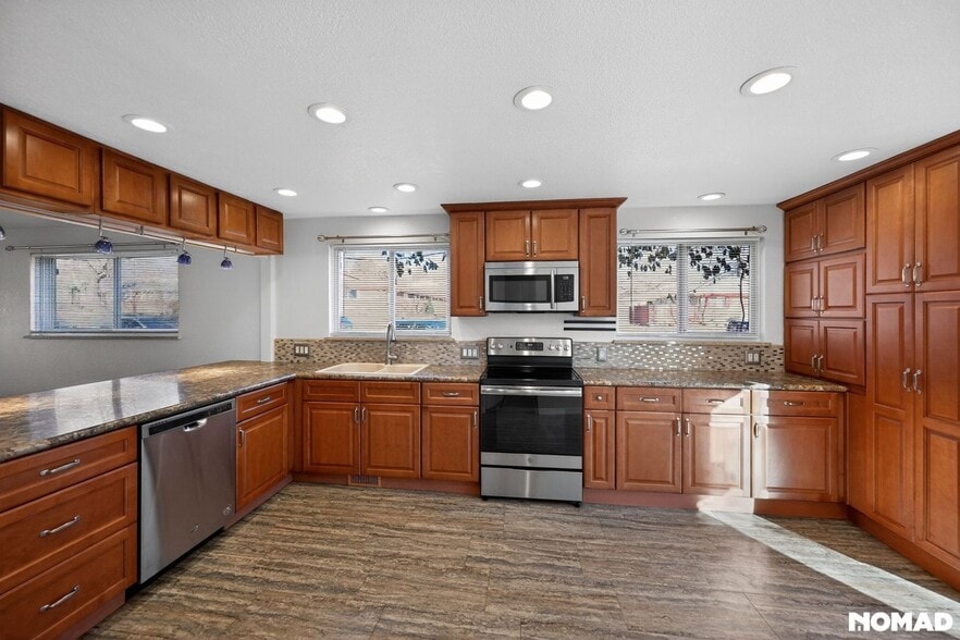 Building Photo - 10322 W 59th Ave