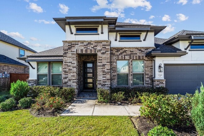 Building Photo - 2210 Bristlegrass Dr