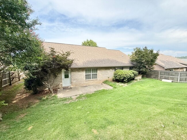 Building Photo - 1105 Mercer Dr
