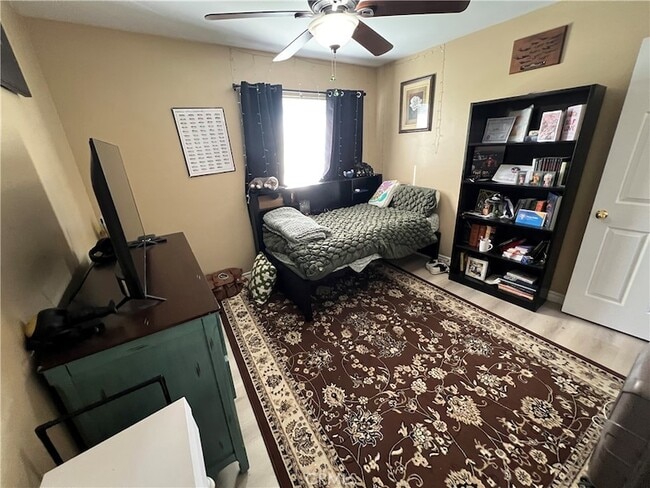 Building Photo - 1823 Church St