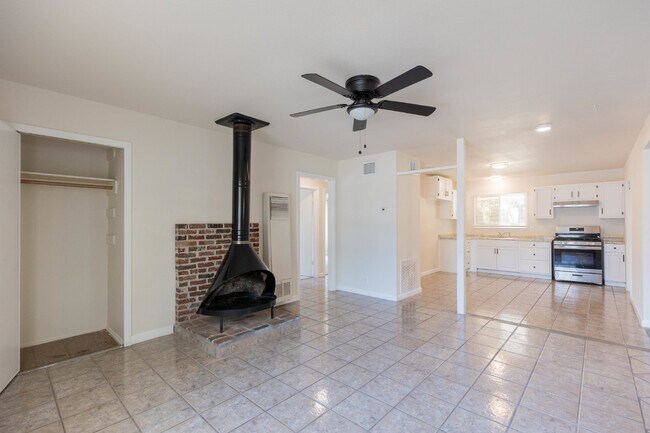 Building Photo - 1822 Arroya Vista Dr