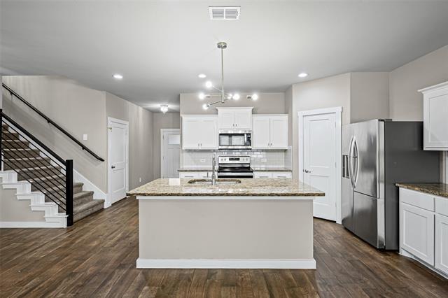 Building Photo - 9352 Herringbone Dr