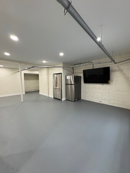 Building Photo - 30 Wadsworth St