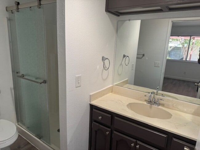 Building Photo - Home for Rent in South Sacramento