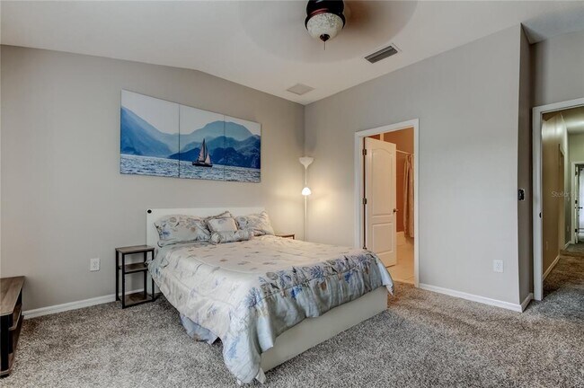 Building Photo - 1138 Hillhurst Dr