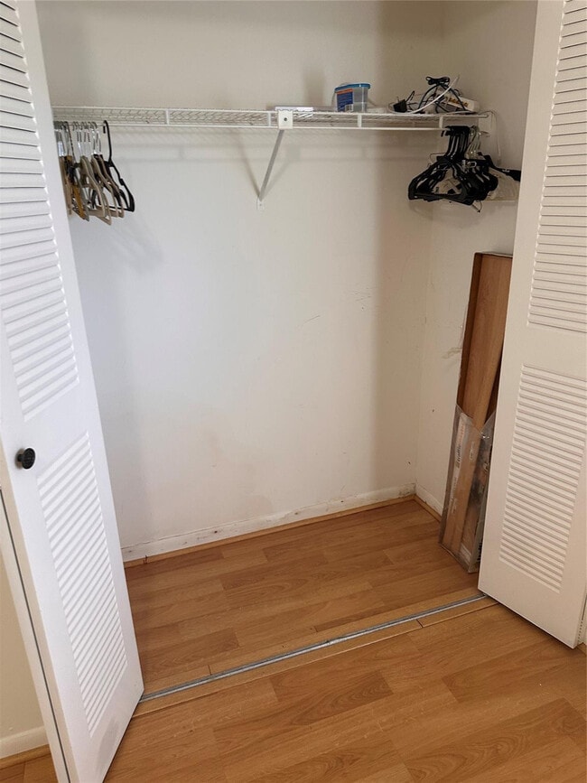 Building Photo - 7281 Amberly Ln