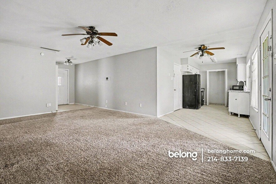 Building Photo - 423 Southlake Dr