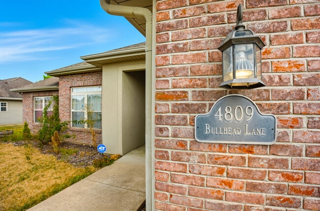 Building Photo - 4809 Bullhead Ln