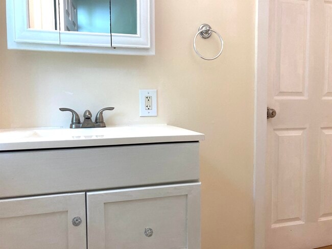 Building Photo - 23 Richard Rd