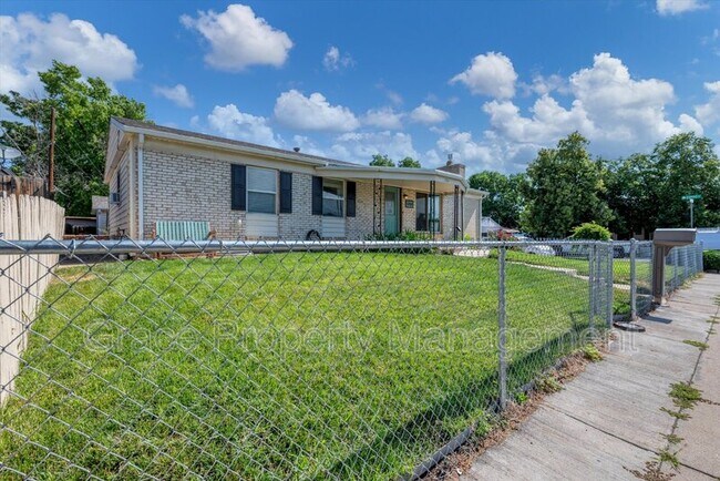 Building Photo - 1701 W. 55th Pl.