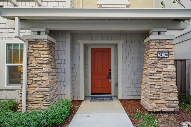 Building Photo - Modern, Bay View, 2 year old, 3 Bedroom, 3...